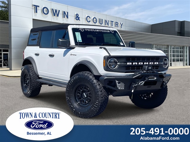 2025 Ford Bronco 4-Door Base's photo