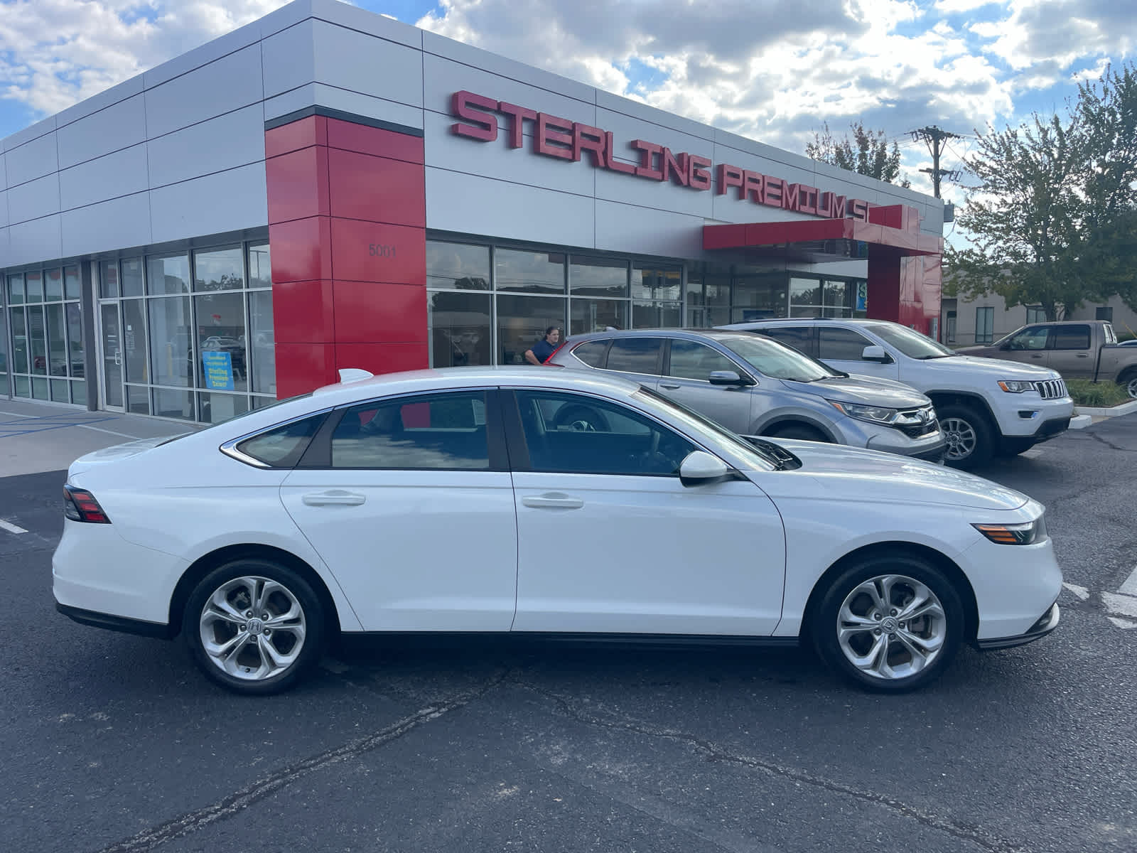 2023 Honda Accord LX's photo