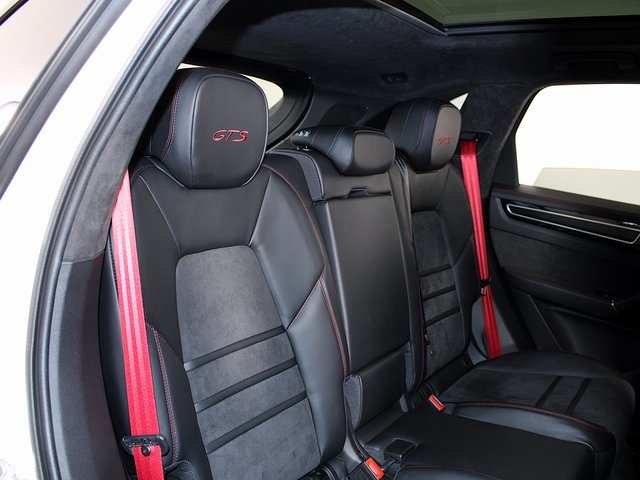 2023 Porsche Cayenne GTS photo 25