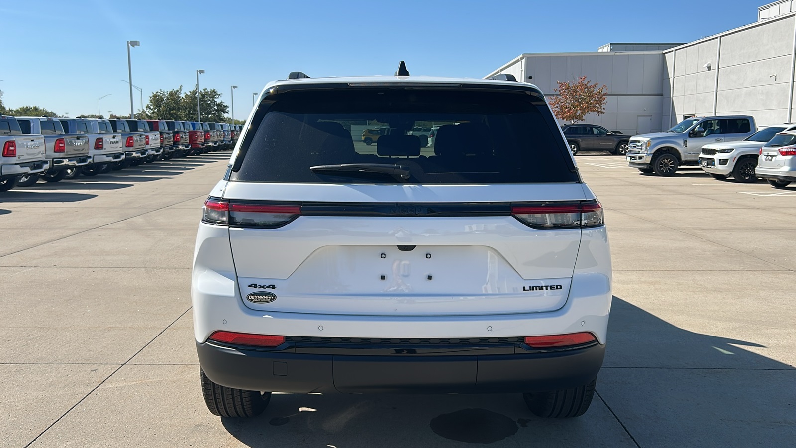 2025 Jeep Grand Cherokee Limited photo 4