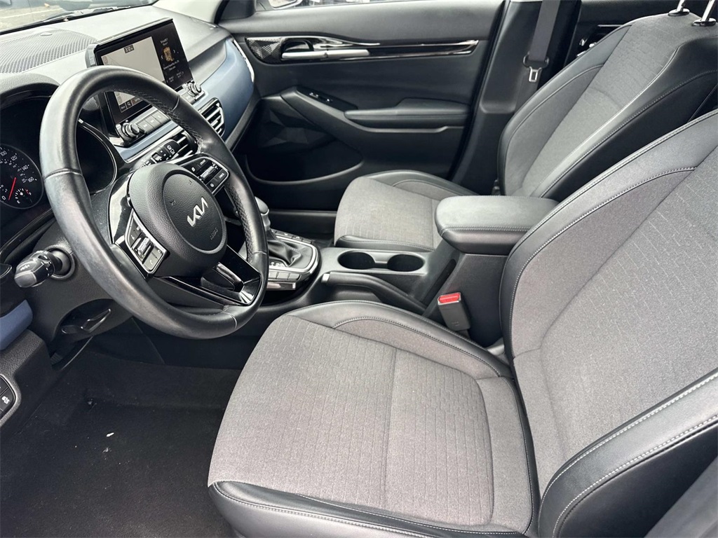 2023 Kia Seltos S photo 11