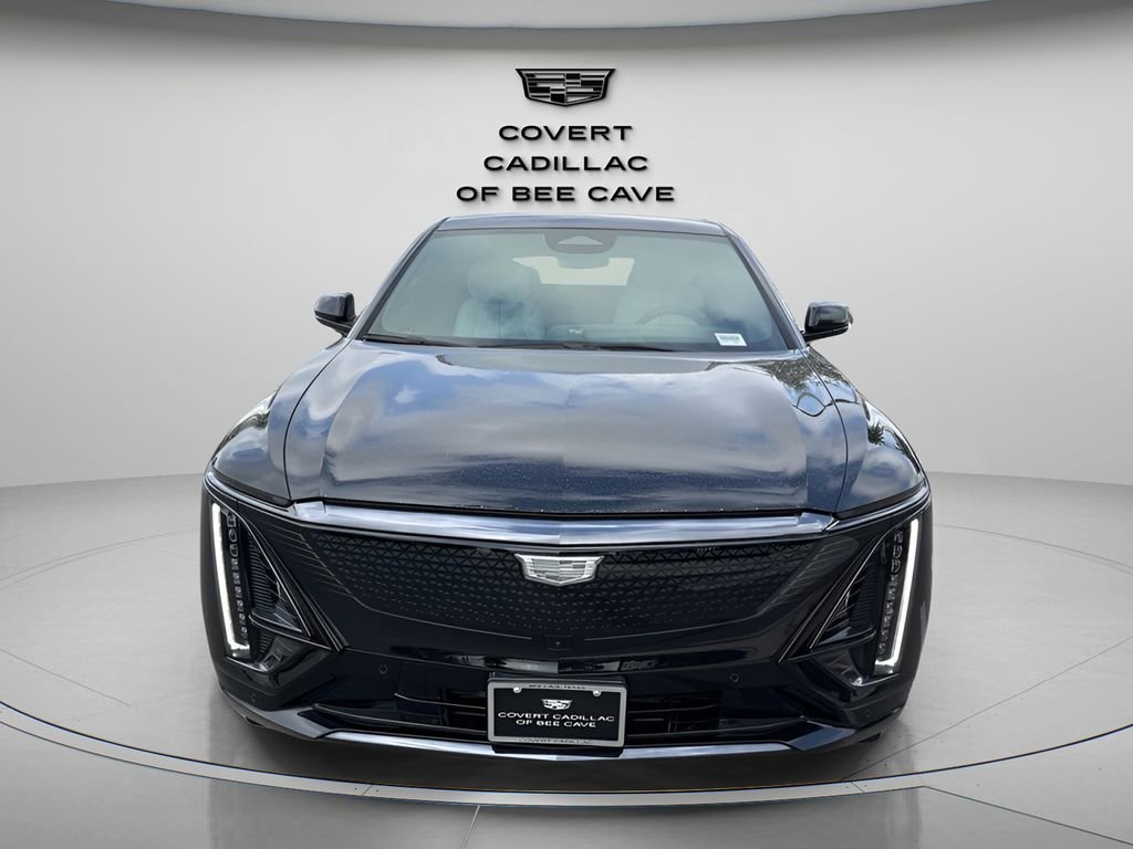 2025 Cadillac Lyriq Sport photo 2