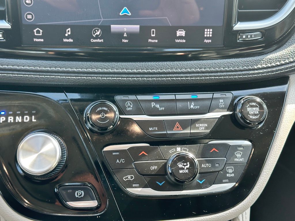 2024 Chrysler Pacifica Limited photo 19