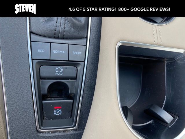 2020 Toyota Avalon XLE photo 21
