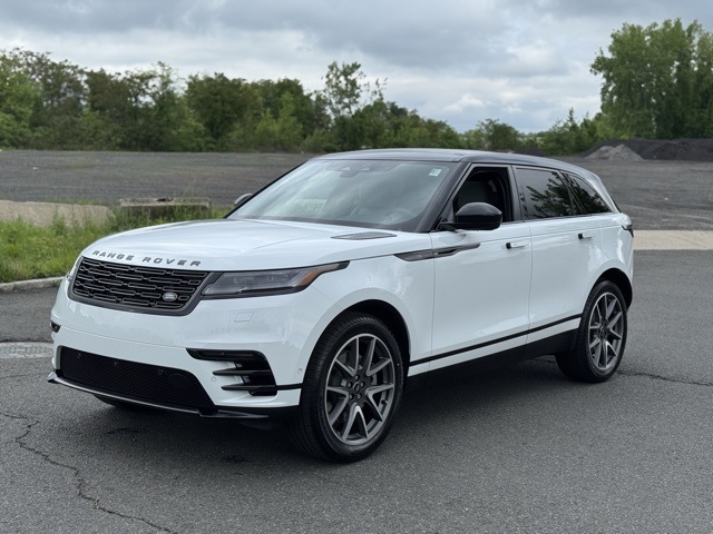 2026 Land Rover Range Rover Velar Dynamic SE's photo