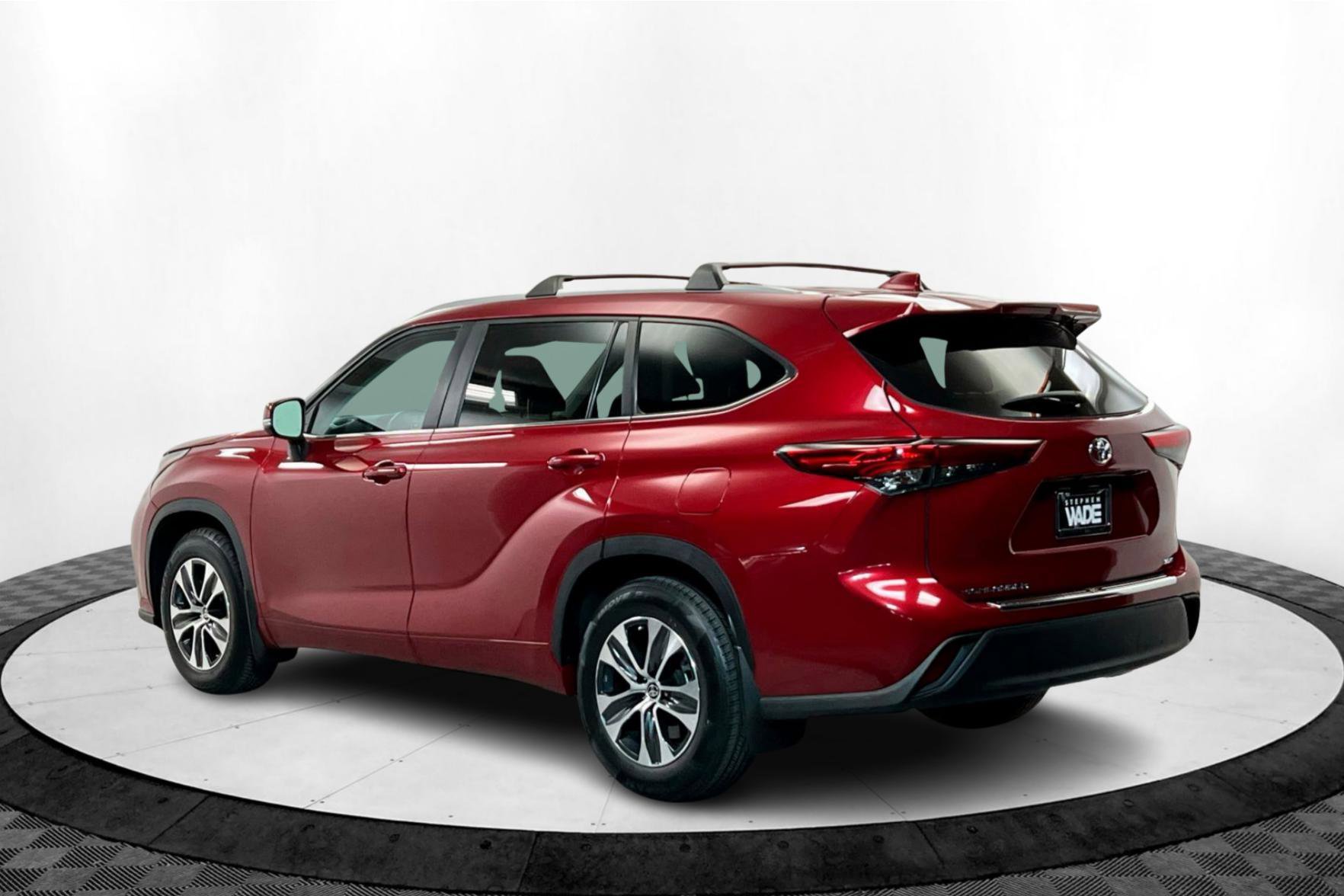 2023 Toyota Highlander XLE photo 3