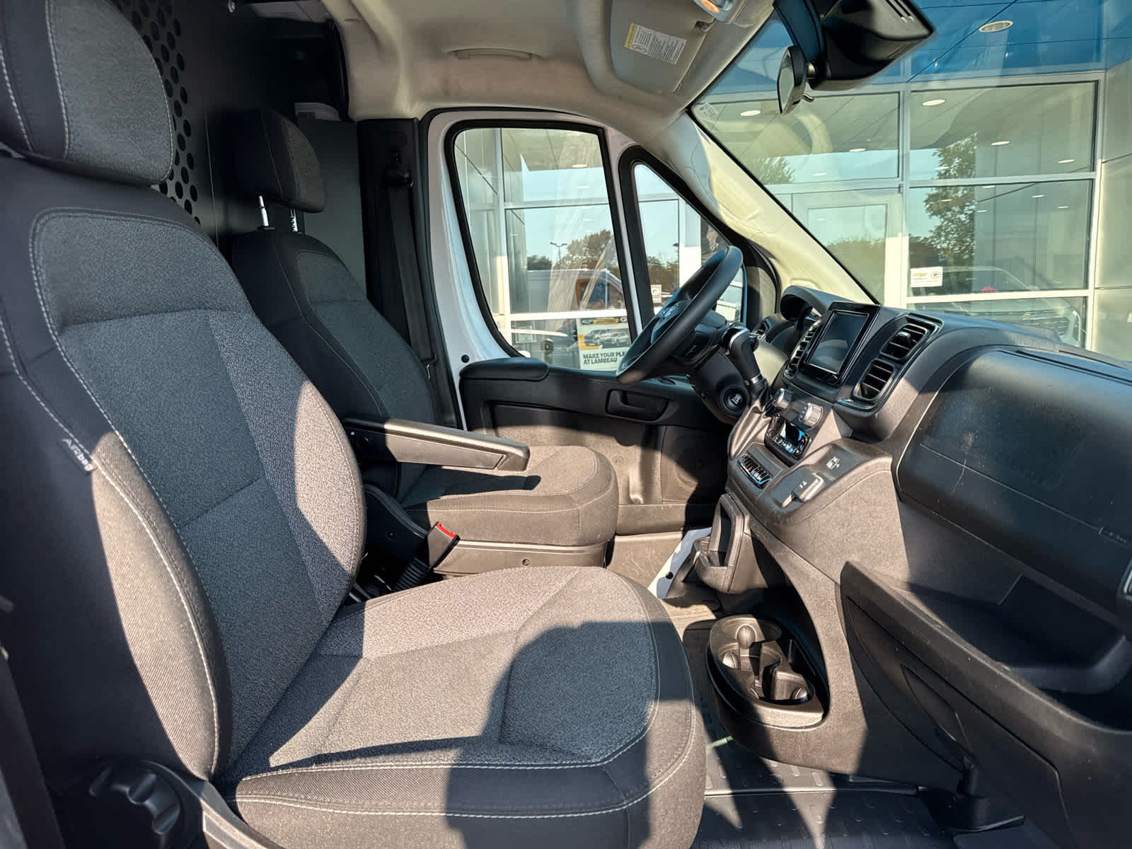 2023 Ram ProMaster 2500 photo 4