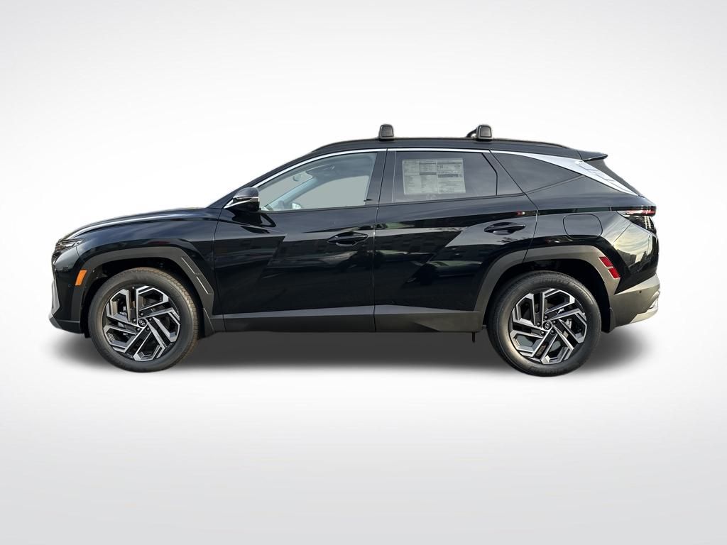 2025 Hyundai Tucson Hybrid Limited photo 2