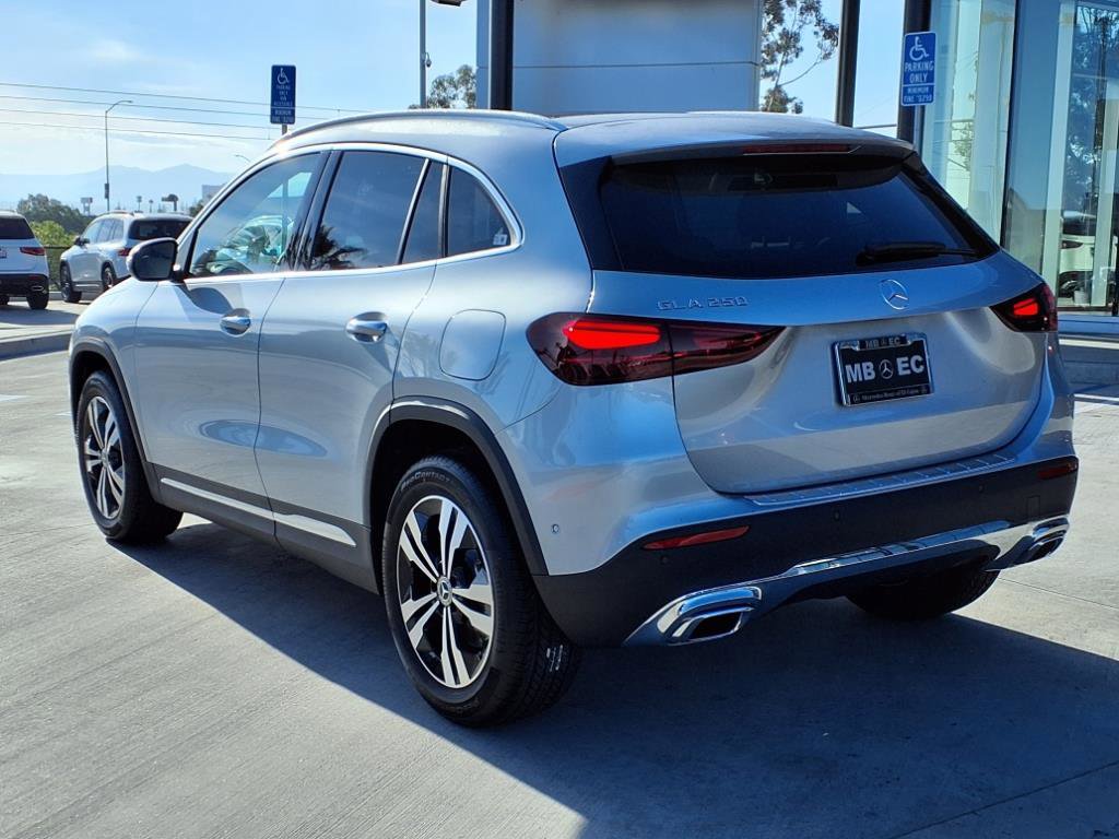2026 Mercedes Benz GLA 250 photo 18
