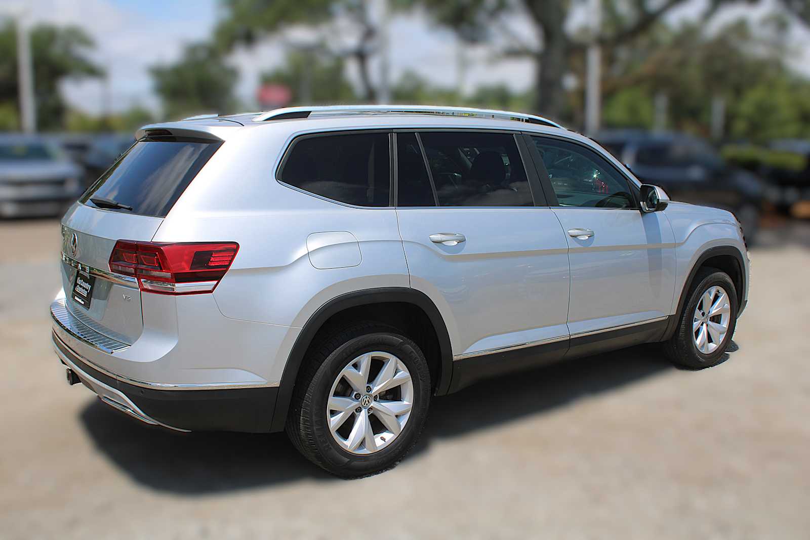 2018 Volkswagen Atlas V6 SEL photo 3