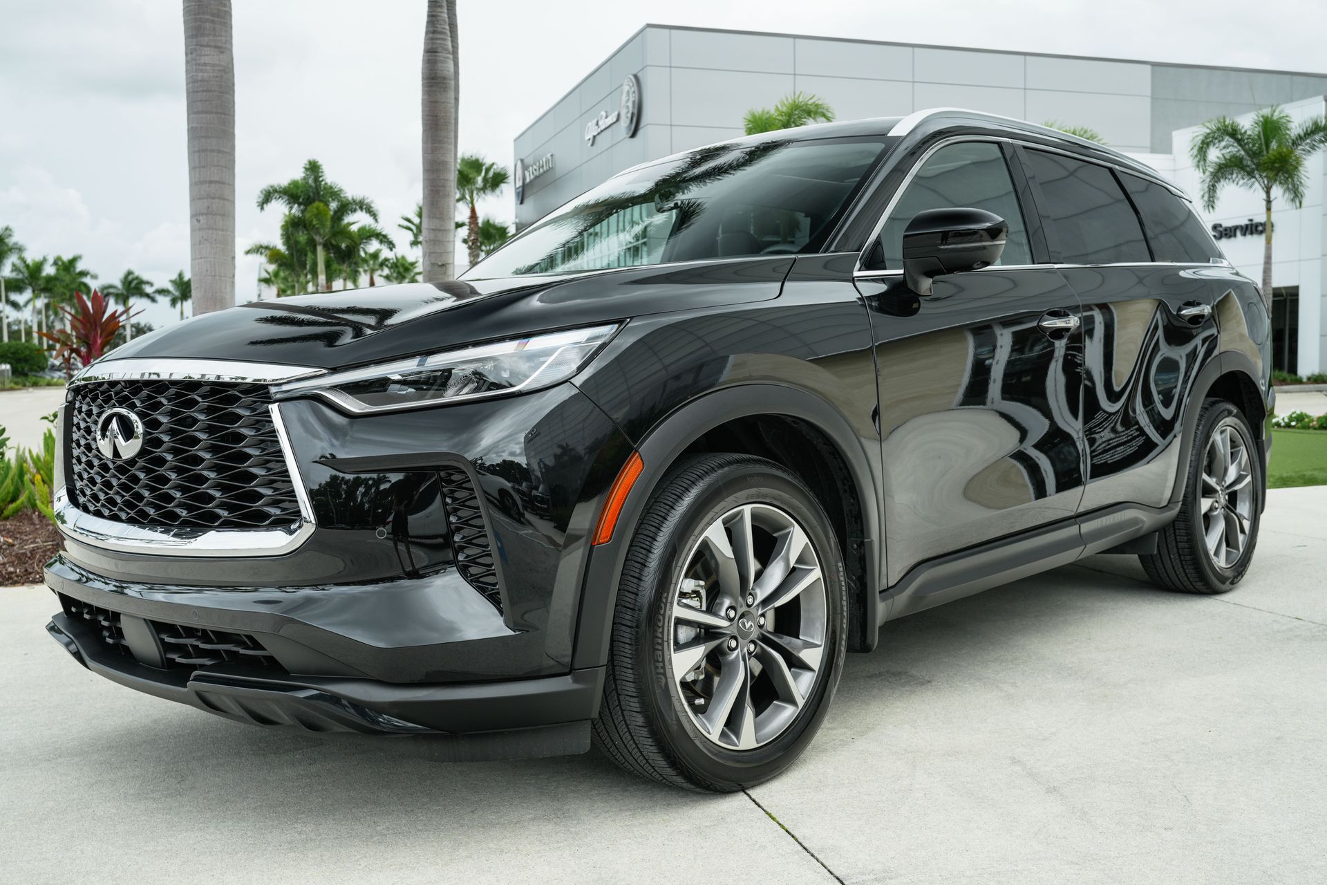 2025 Infiniti QX60 Luxe photo 3