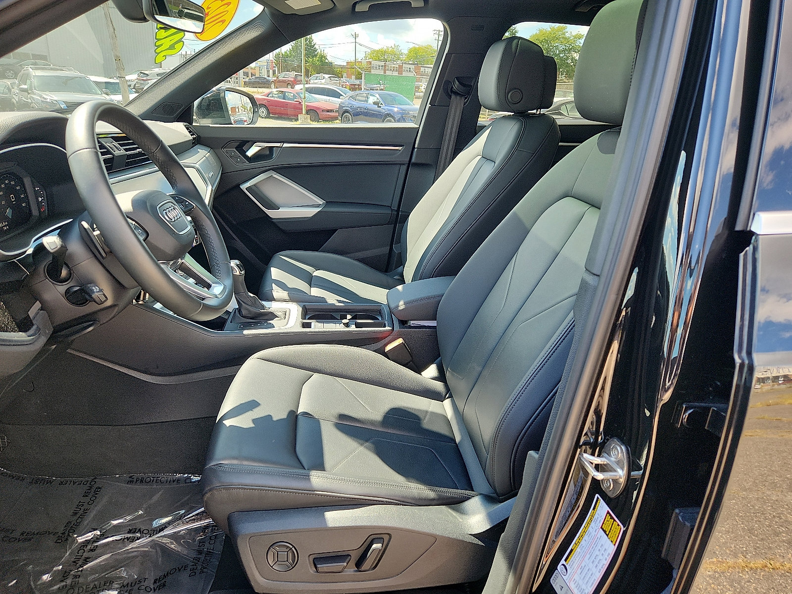 2025 Audi Q3 45 TFSI S line Premium photo 13