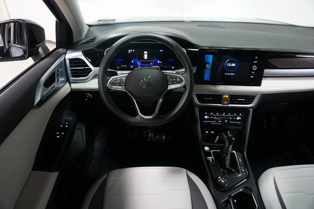 2025 Volkswagen Taos SE photo 15