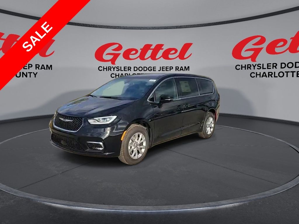 2025 Chrysler Pacifica photo 4