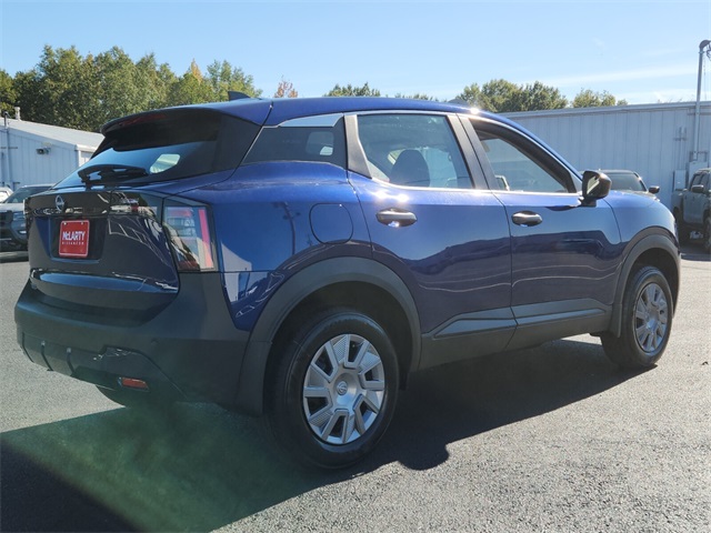 2026 Nissan Kicks S photo 2