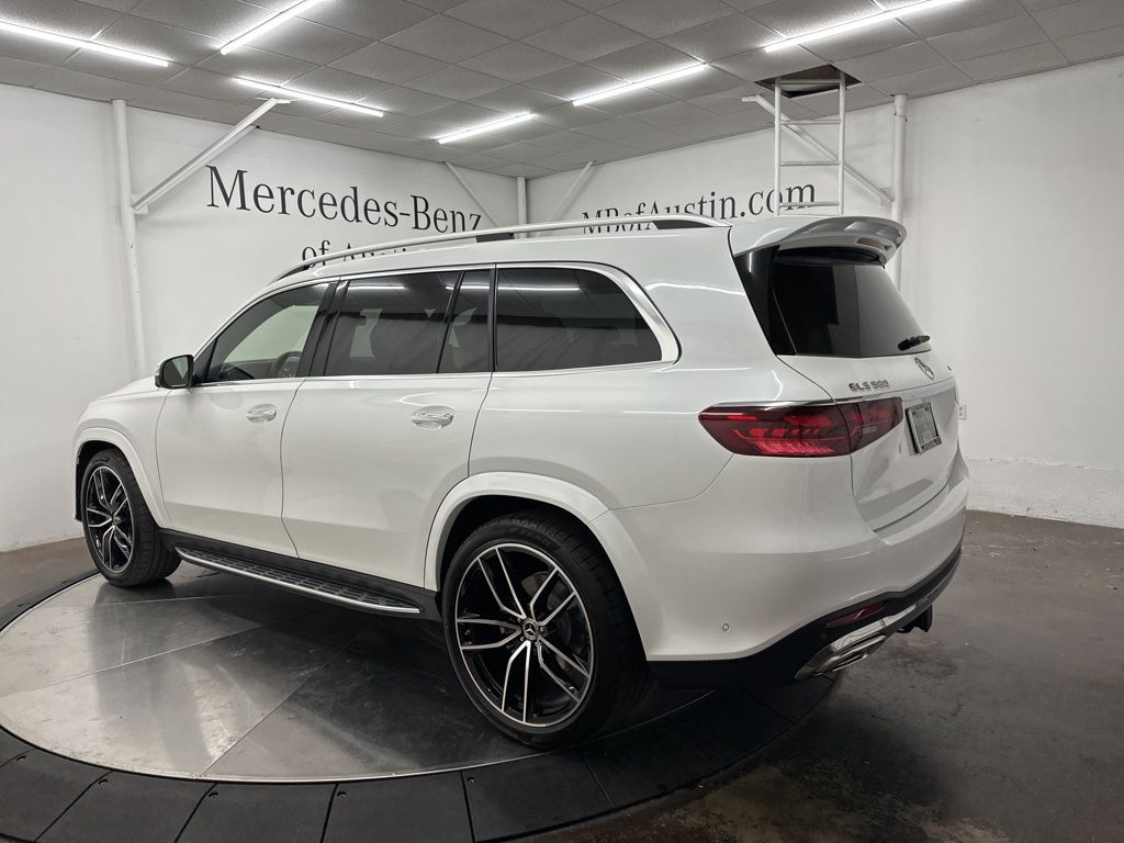 2026 Mercedes Benz GLS 580 4MATIC photo 4