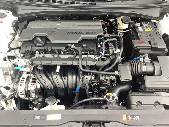 2025 Hyundai Elantra SE photo 14
