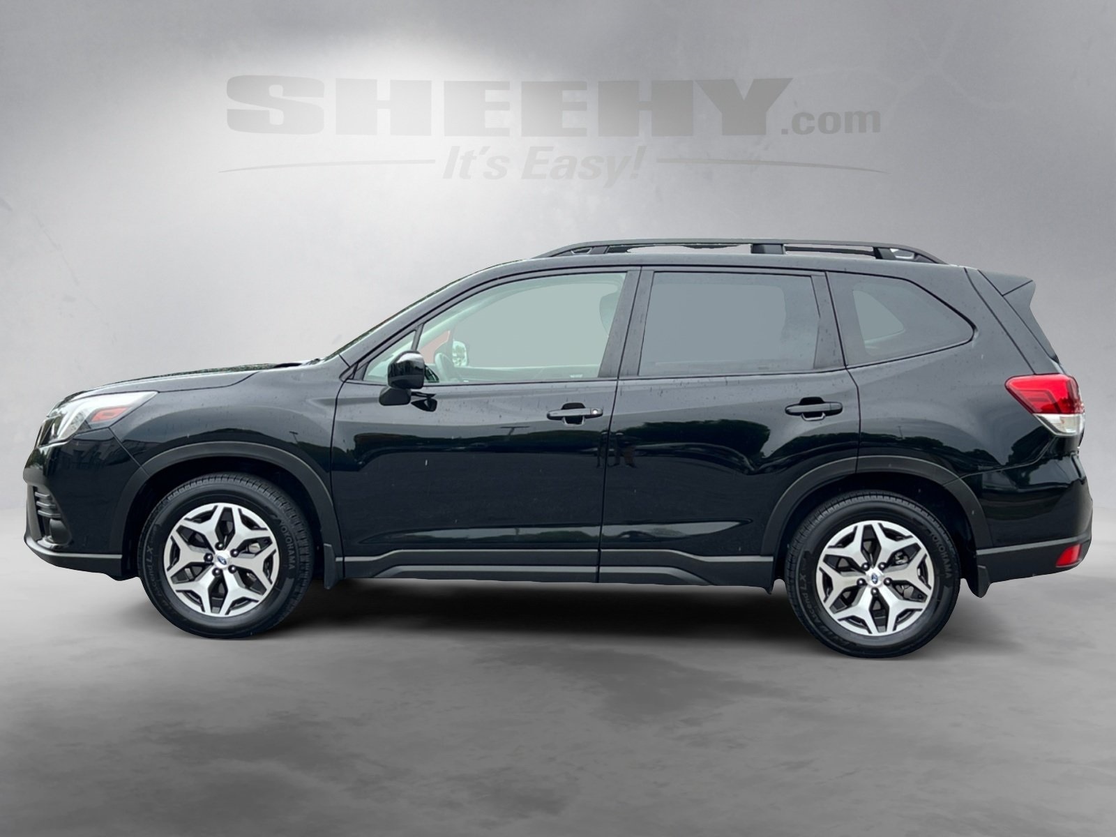 2023 Subaru Forester Premium photo 3