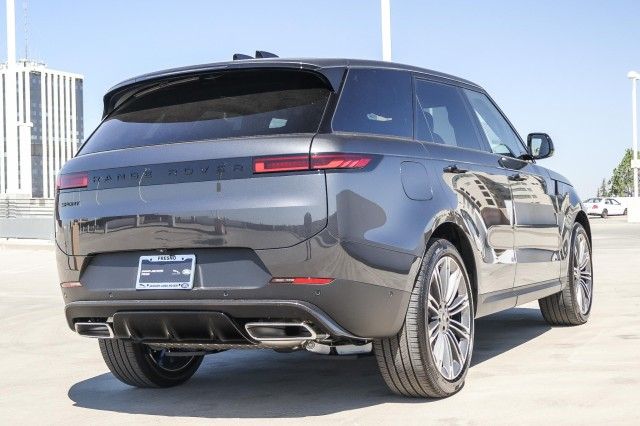 2025 Land Rover Range Rover Sport SE photo 4