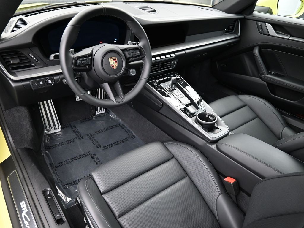 2025 Porsche 911 photo 3