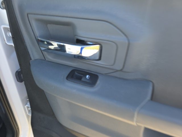 2018 Ram 1500 SLT photo 27