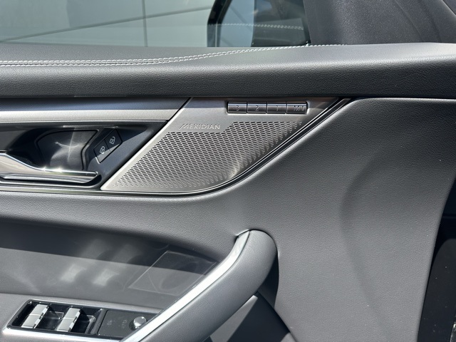 2026 Jaguar F-PACE P250 R-Dynamic S photo 27