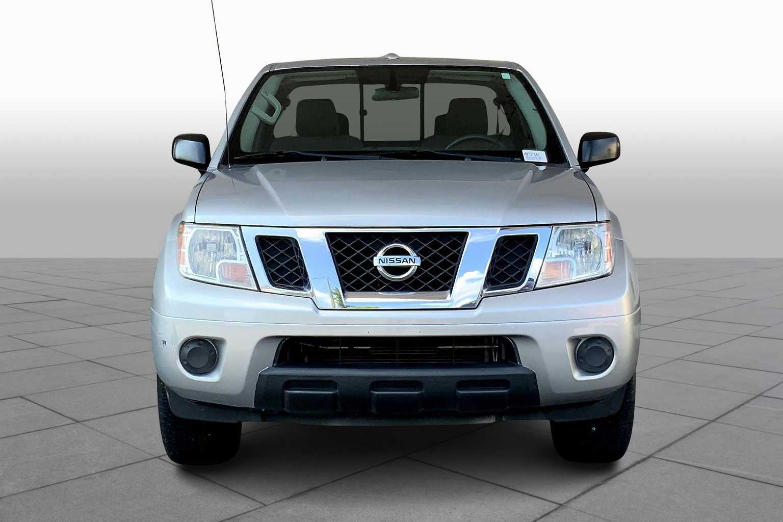 2017 Nissan Frontier SV photo 3