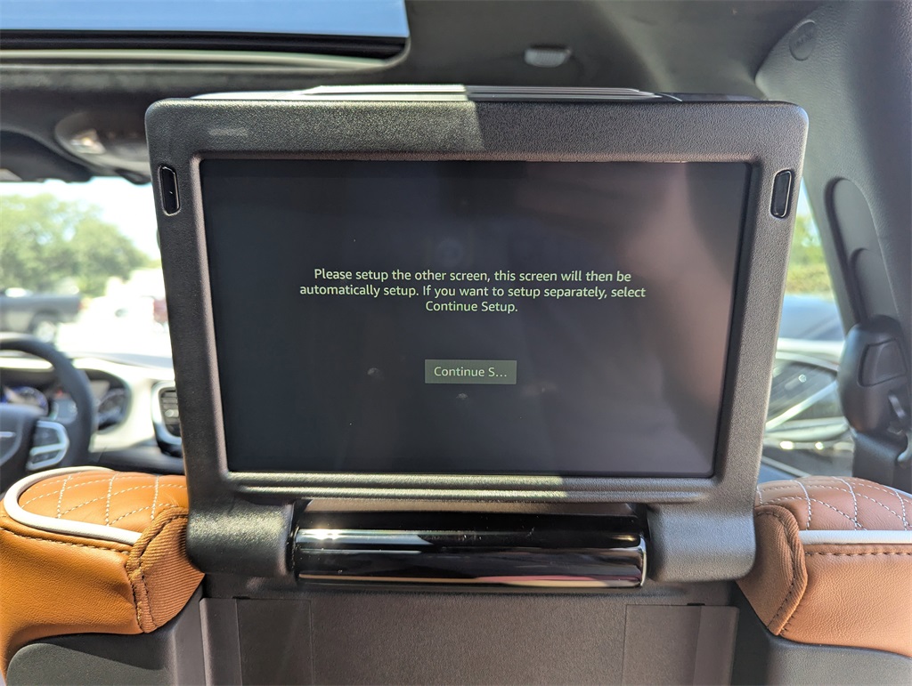 2026 Chrysler Pacifica Pinnacle photo 31