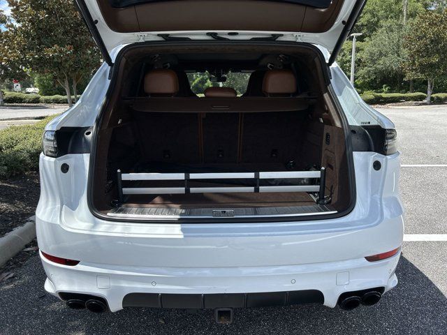 2019 Porsche Cayenne Turbo photo 18