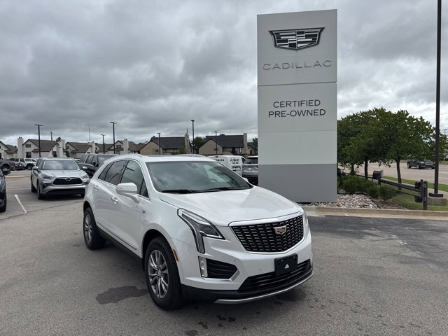 2022 Cadillac XT5 Premium Luxury photo 3
