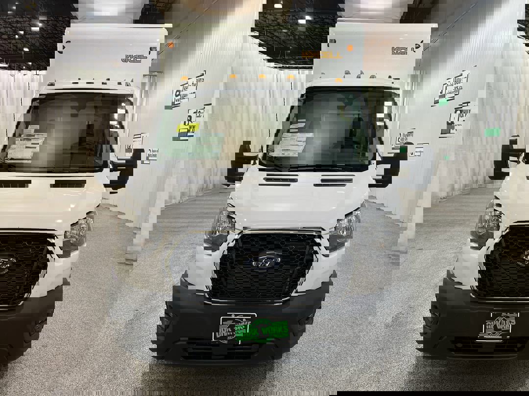 2025 Ford Transit Cutaway photo 2