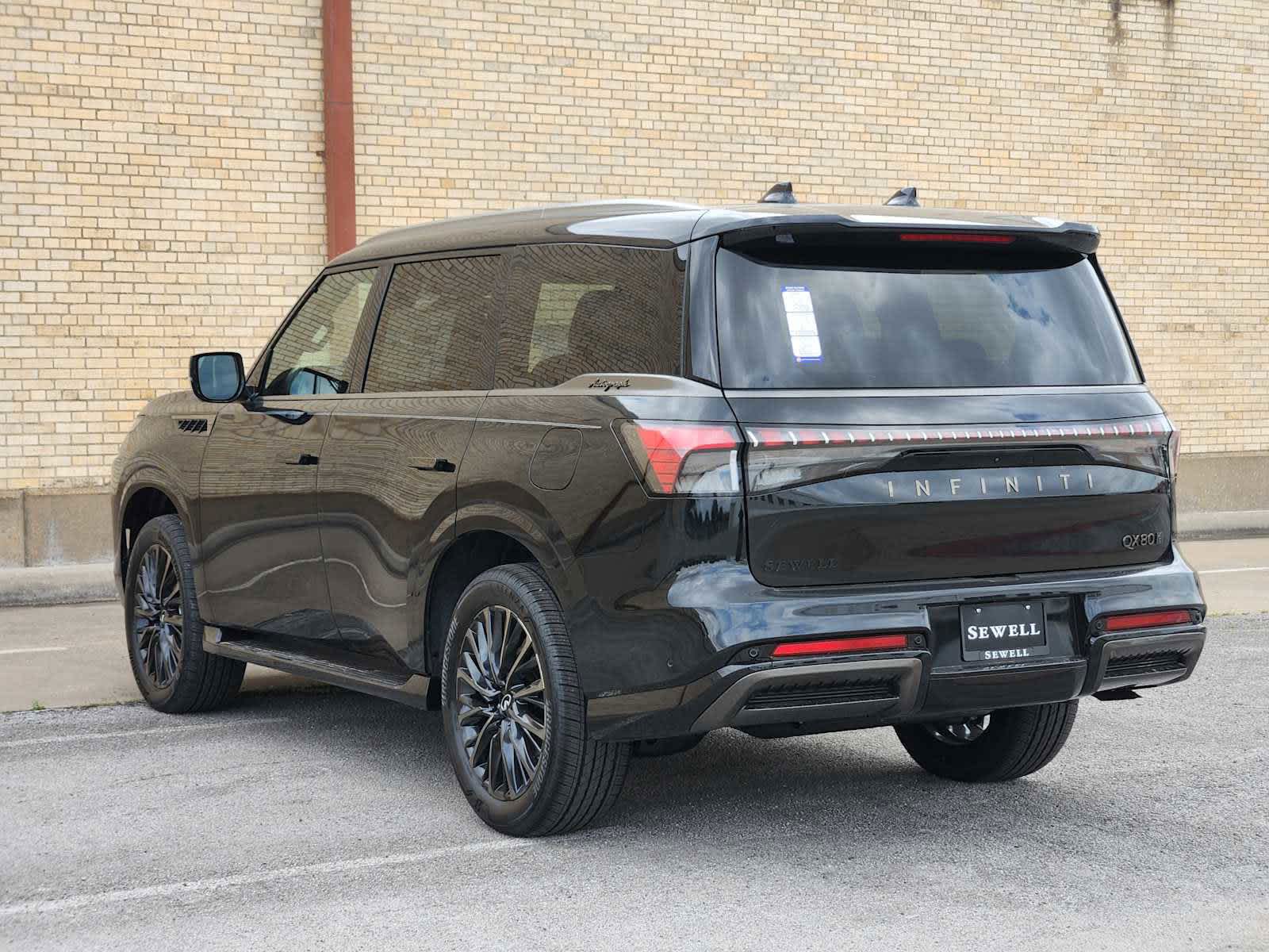 2025 Infiniti QX80 photo 4