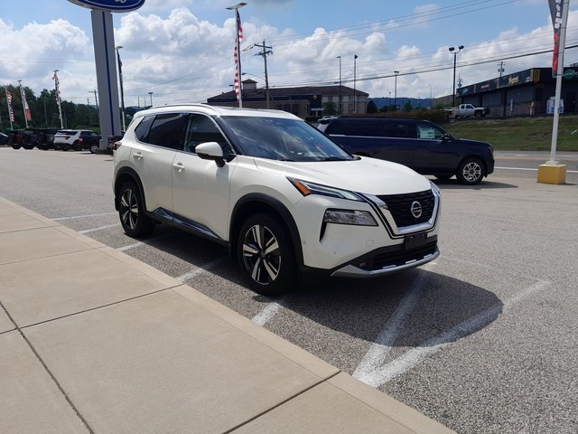 2021 Nissan Rogue Platinum photo 2