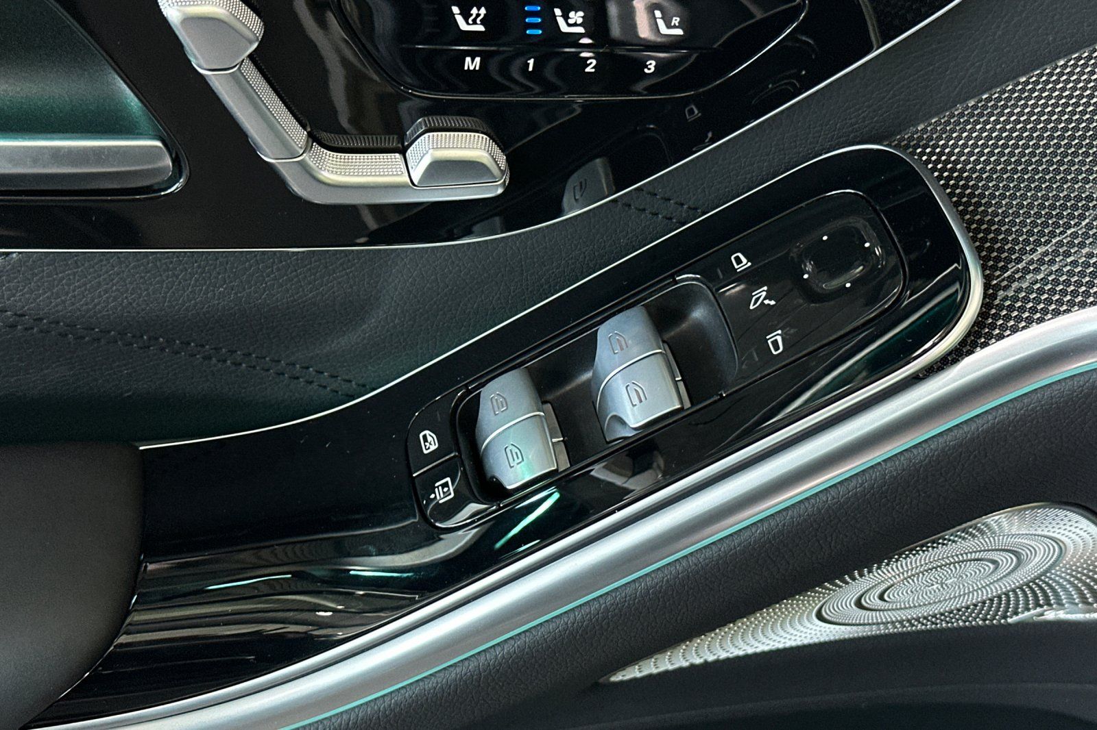 2025 Mercedes Benz S 63 e AMG 4MATIC photo 21