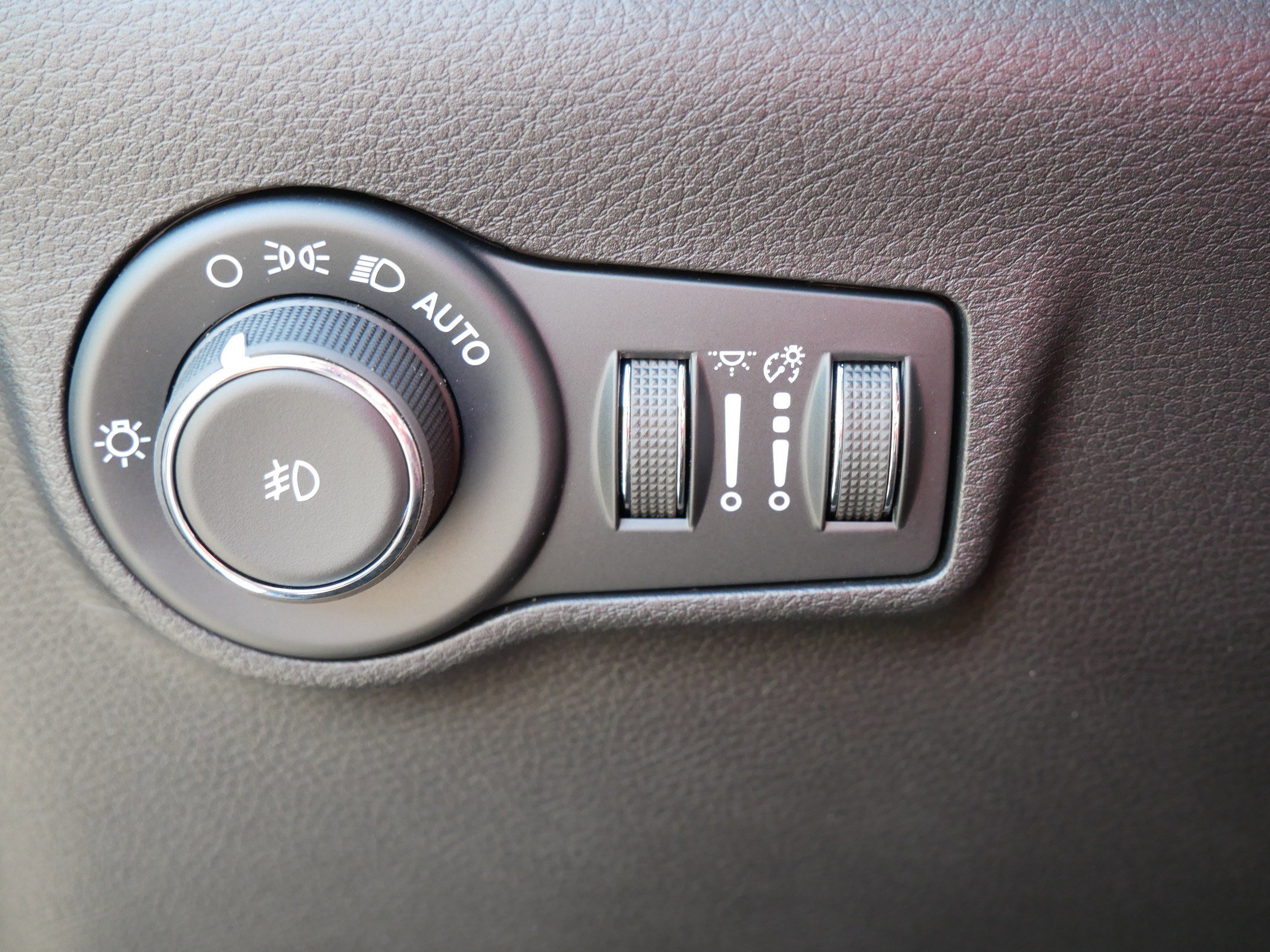 2025 Jeep Compass Trailhawk photo 13