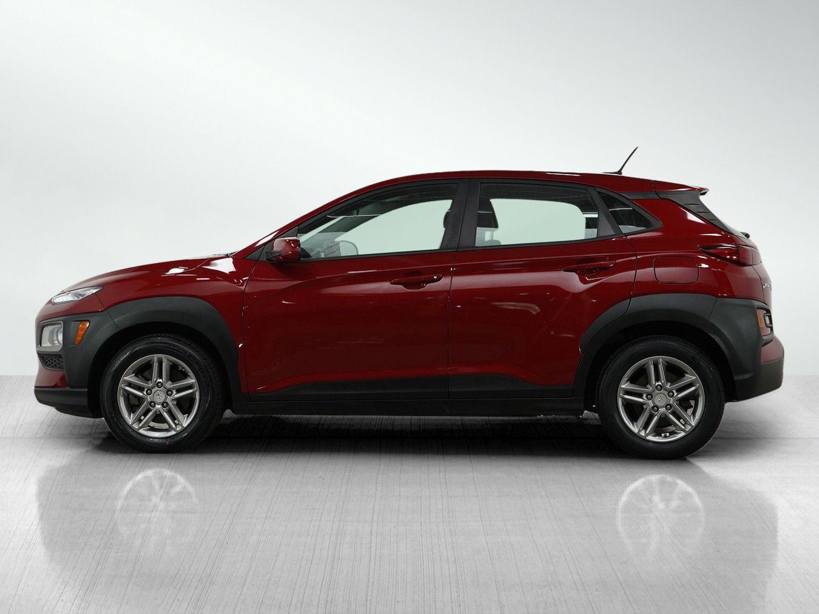 Used 2021 Hyundai Kona SE with VIN KM8K1CAA1MU605587 for sale in Burnsville, Minnesota
