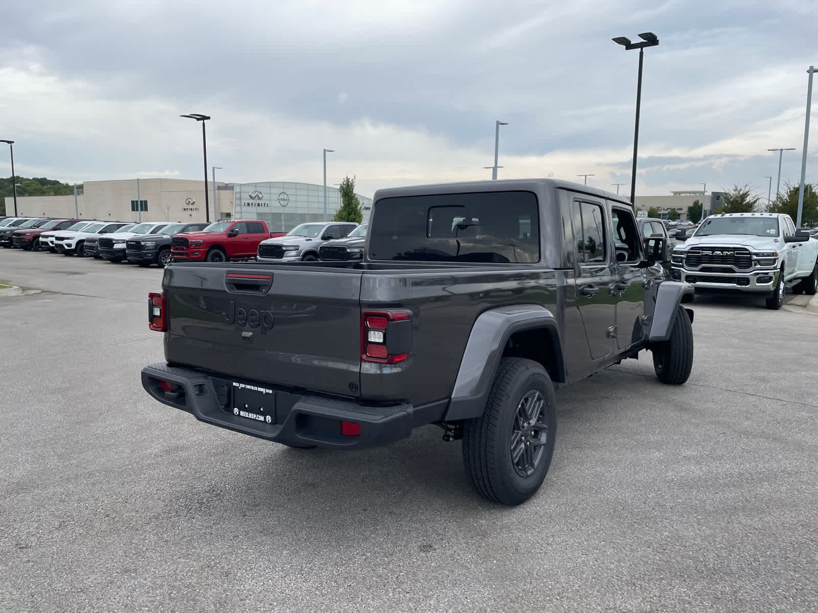 2025 Jeep Gladiator Sport S photo 9