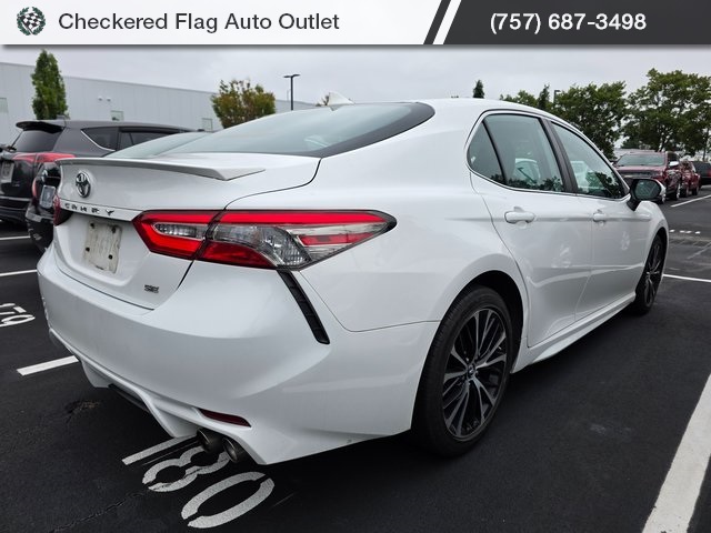 2019 Toyota Camry SE XLE photo 6