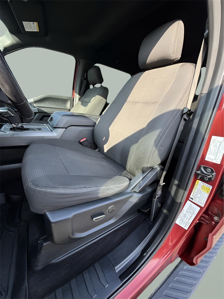 2015 Ford F-150 XLT photo 18