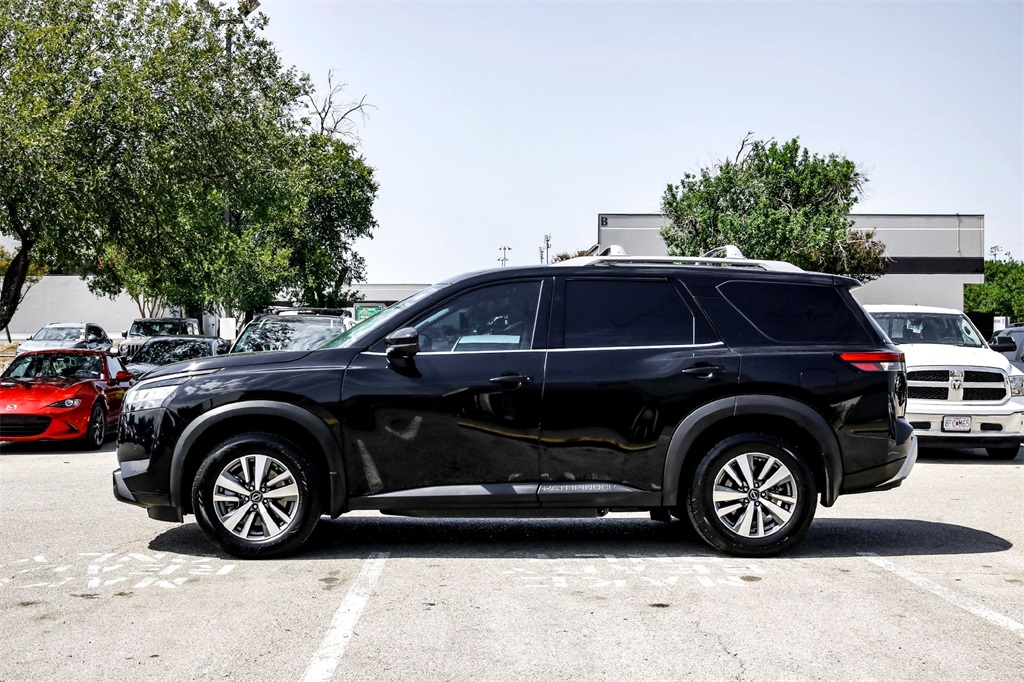 2023 Nissan Pathfinder SL photo 8