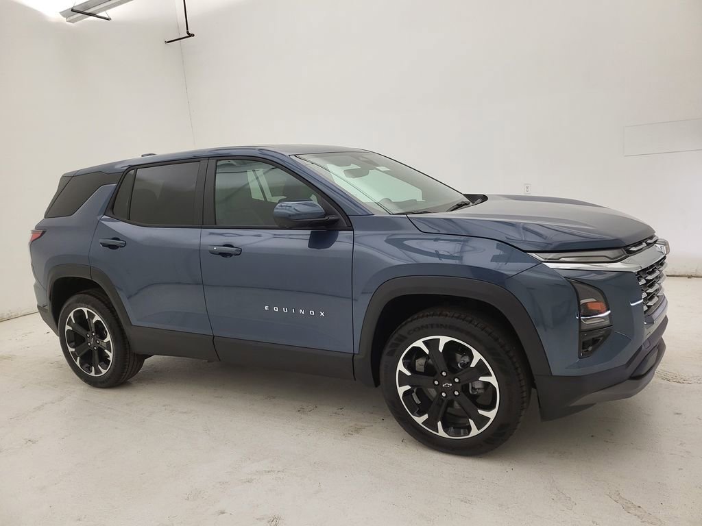 2026 Chevrolet Equinox LT's photo