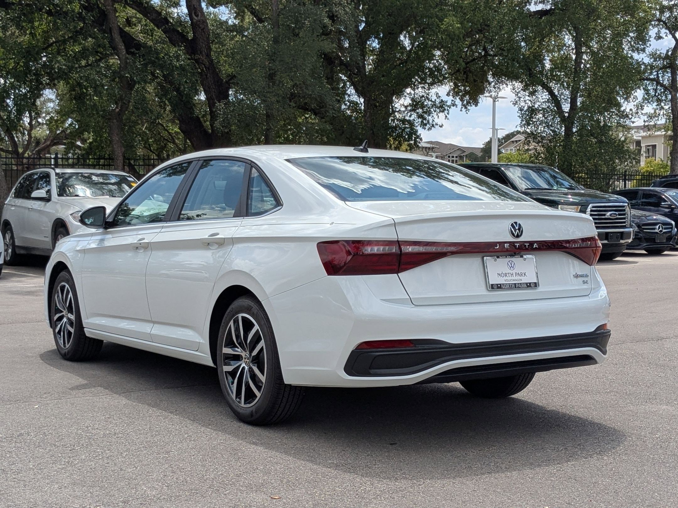 2025 Volkswagen Jetta SE photo 3