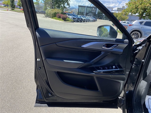 2023 Mazda CX-9 Touring photo 3