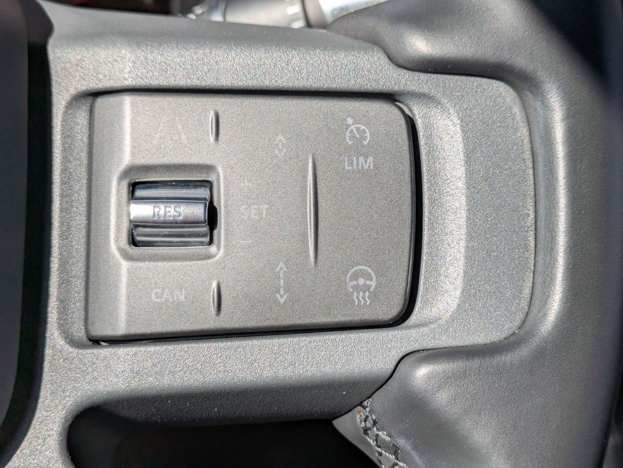2022 Land Rover Defender 110 X-Dynamic HSE photo 14