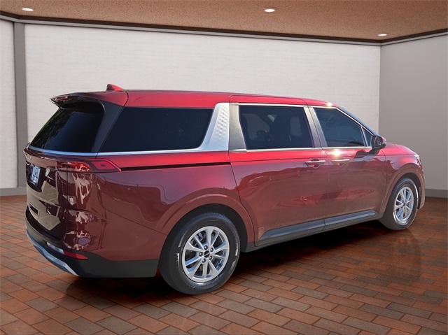 2024 Kia Carnival LX photo 3