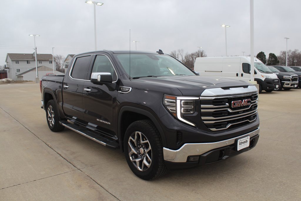 2022 GMC Sierra 1500 SLT's photo