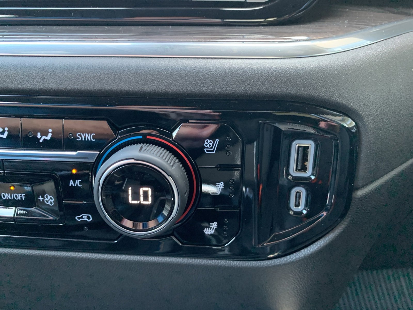 2025 Chevrolet Silverado 1500 LTZ photo 28