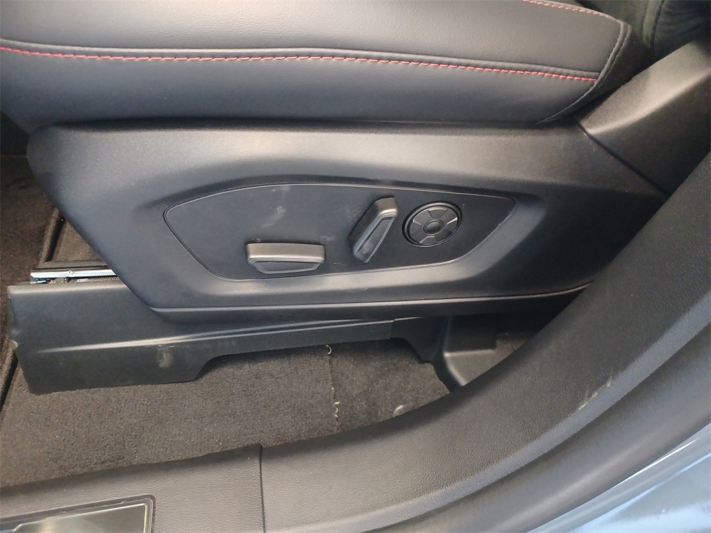 2025 Ford Explorer ST photo 12
