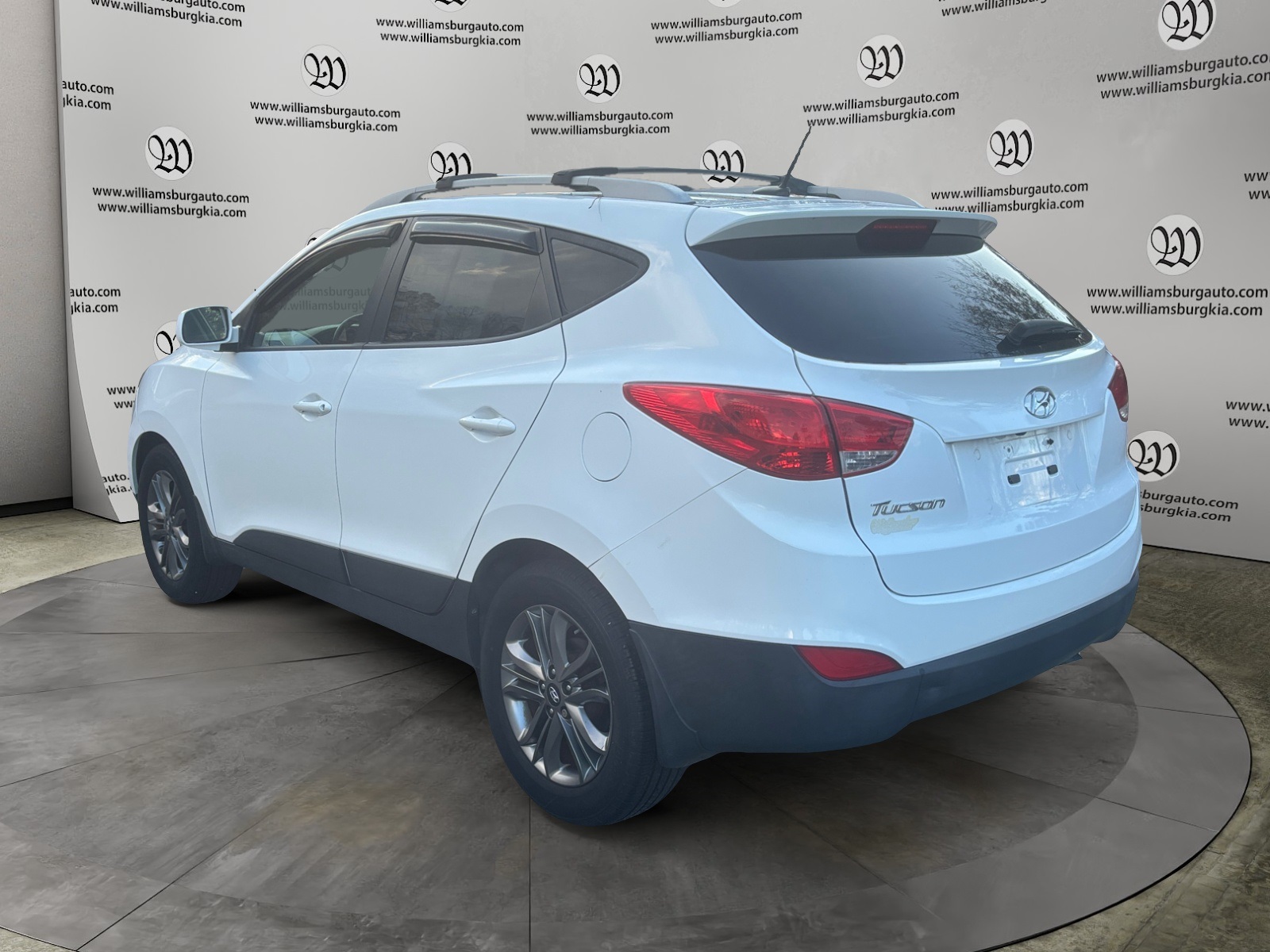 2015 Hyundai Tucson SE photo 2