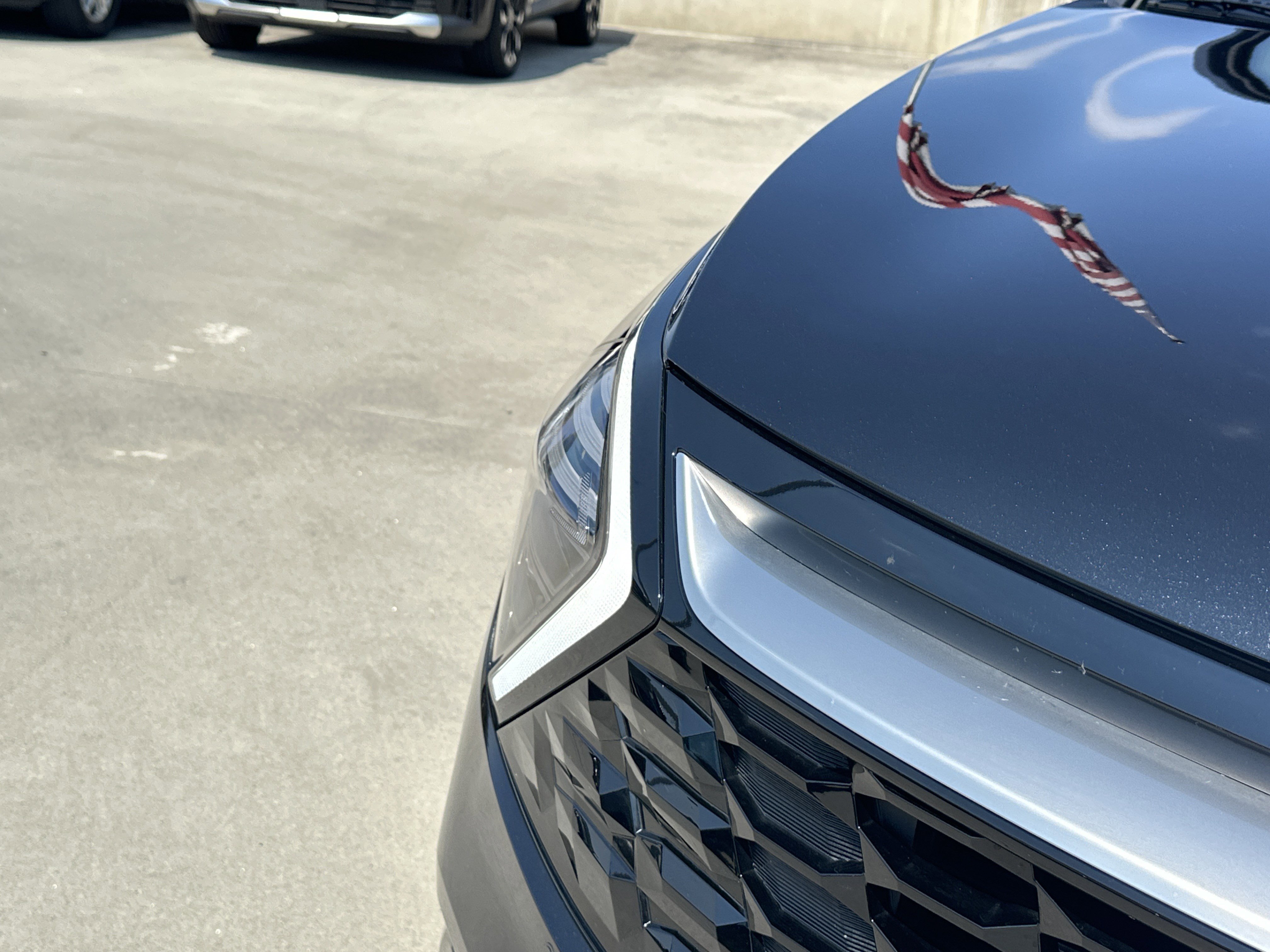 2025 Kia Sportage Hybrid photo 2